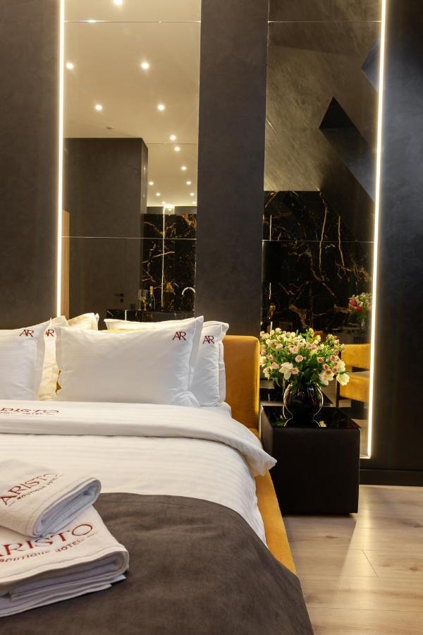 Aristo Jacuzzi Hotel Lwów Zewnętrze zdjęcie