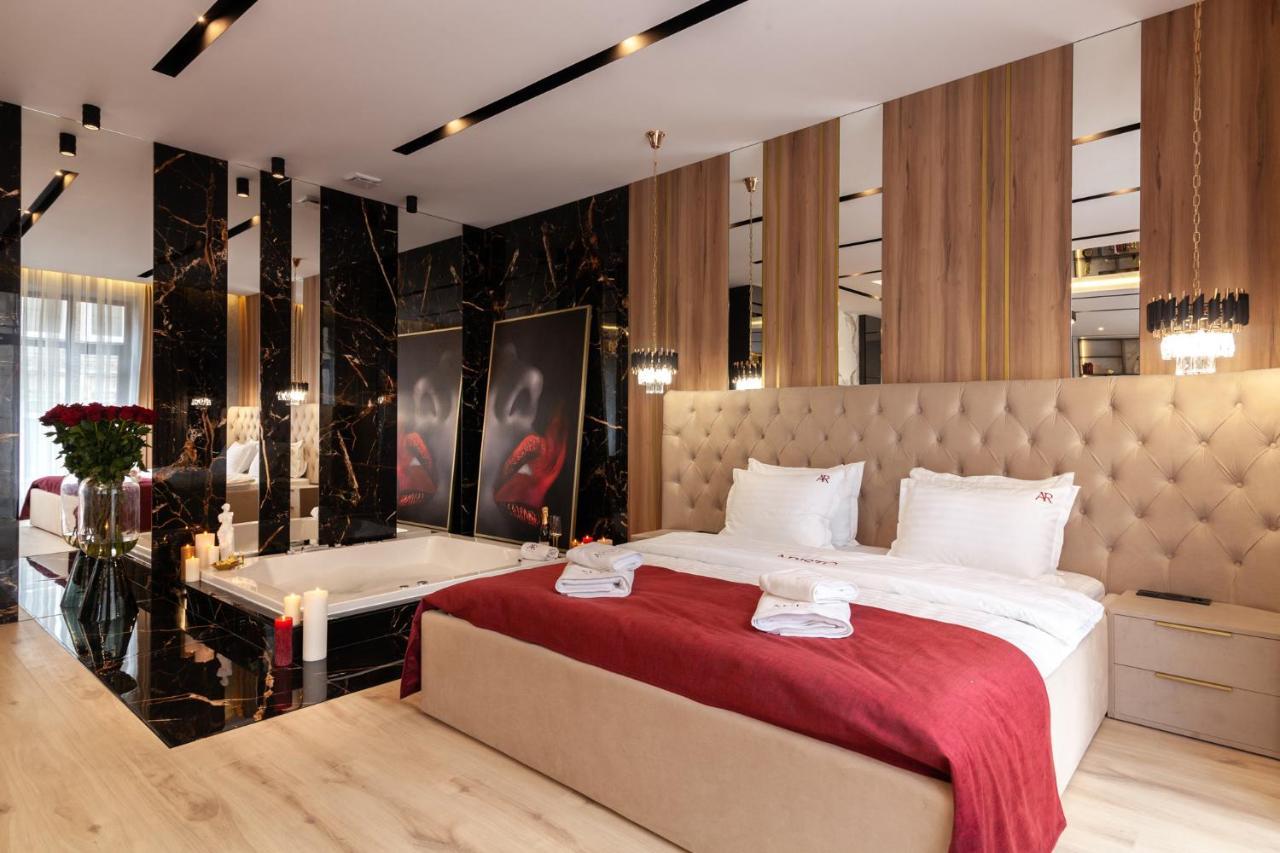Aristo Jacuzzi Hotel Lwów Zewnętrze zdjęcie