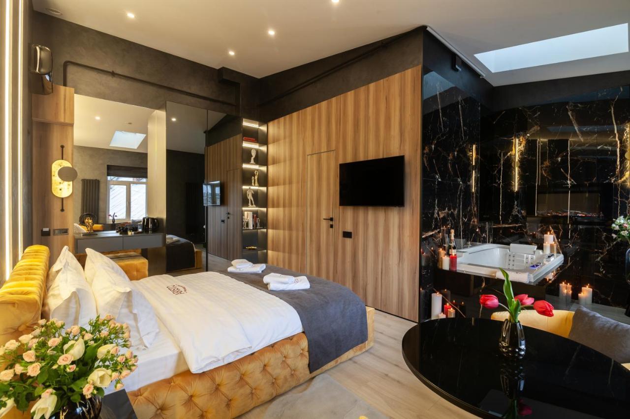Aristo Jacuzzi Hotel Lwów Zewnętrze zdjęcie
