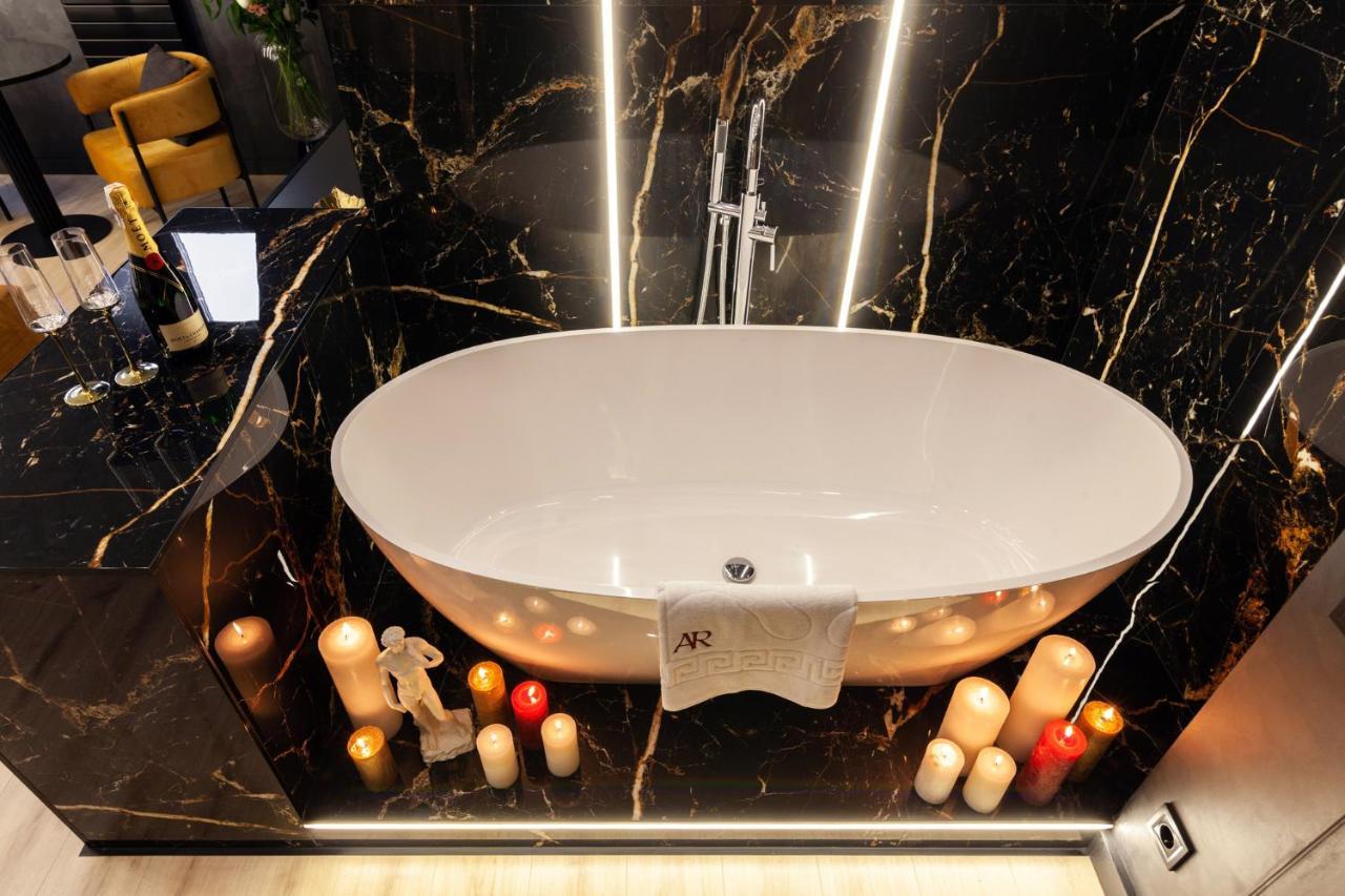 Aristo Jacuzzi Hotel Lwów Zewnętrze zdjęcie