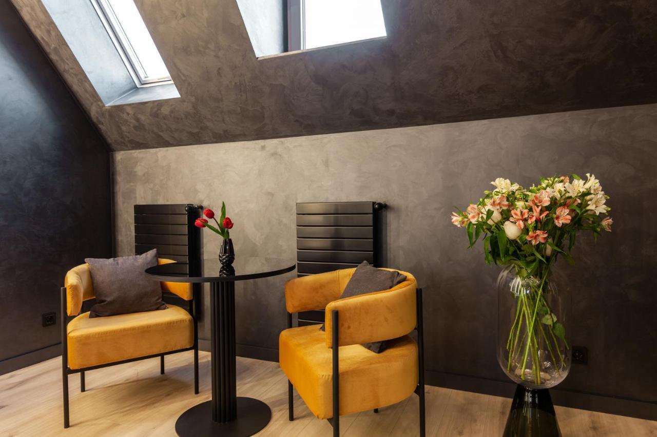 Aristo Jacuzzi Hotel Lwów Zewnętrze zdjęcie