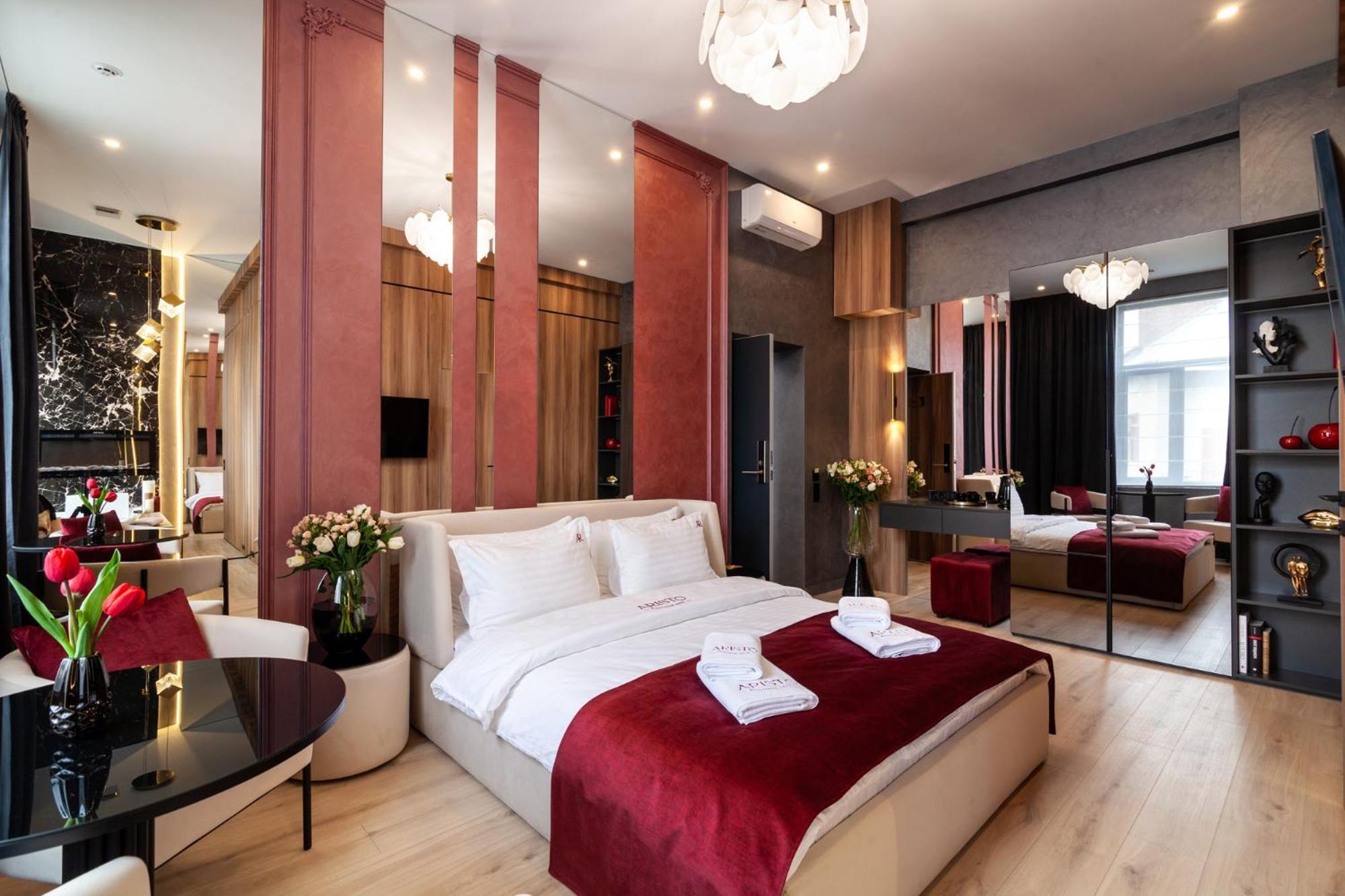 Aristo Jacuzzi Hotel Lwów Zewnętrze zdjęcie