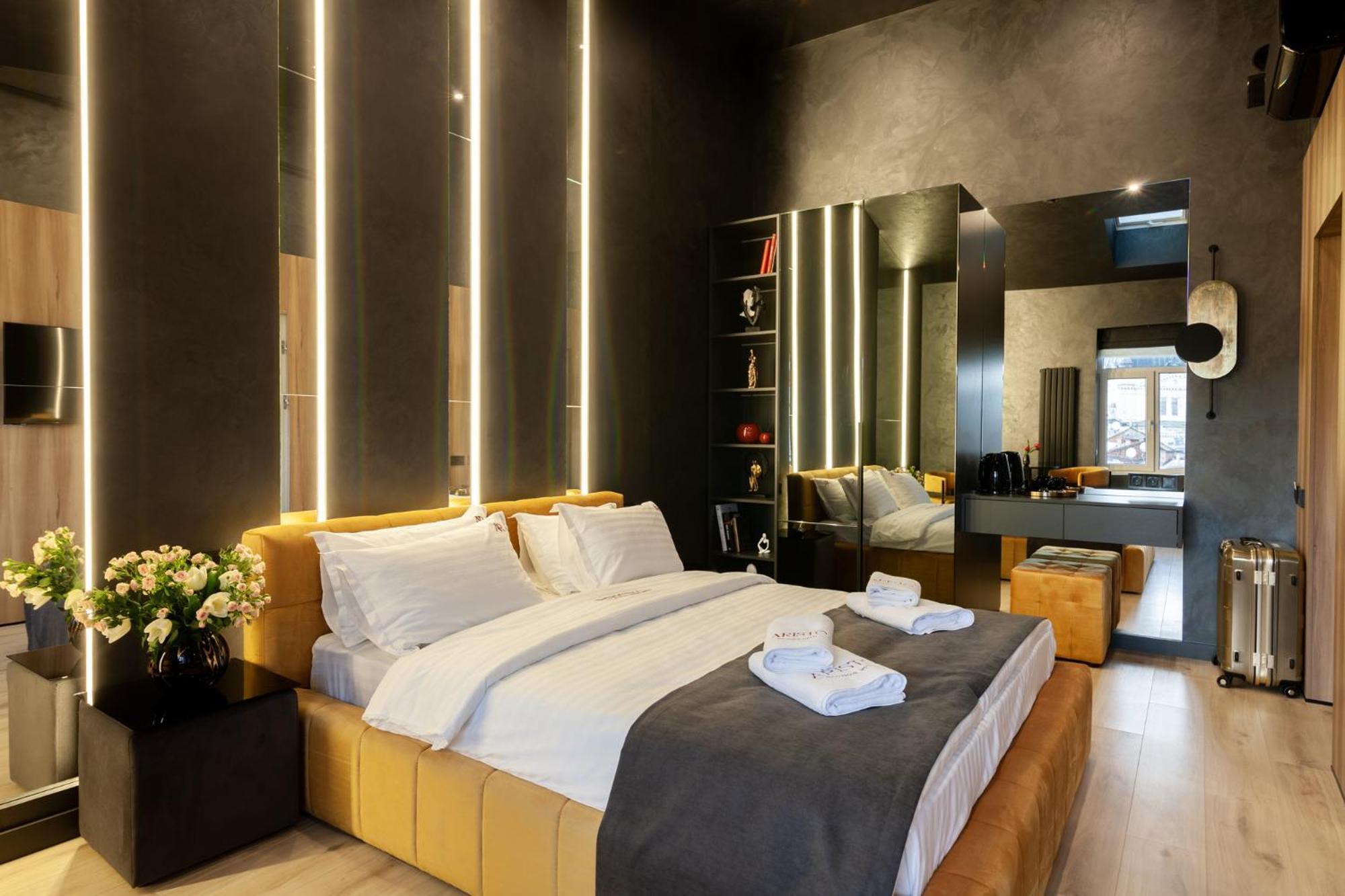 Aristo Jacuzzi Hotel Lwów Zewnętrze zdjęcie